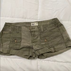 American Eagle Sz 0 Camo shorts